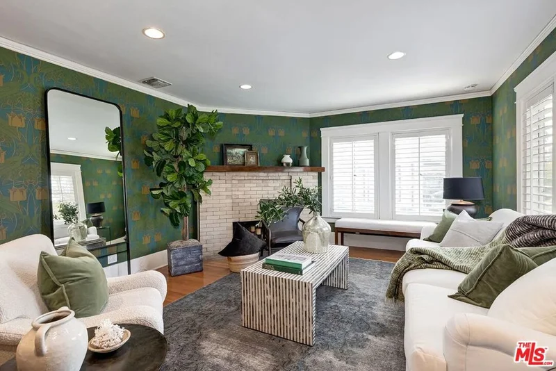 1044 S Gramercy Drive, Los Angeles, CA 90019
