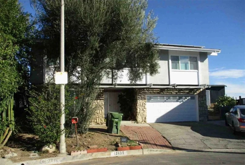 12435 Empire Place, Los Angeles, CA 91331