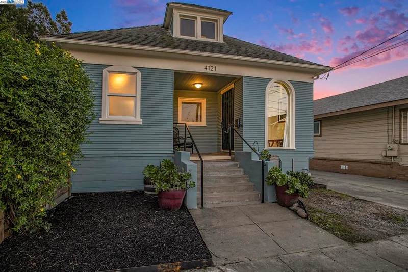 4121 E 17th St, Oakland, CA 94601