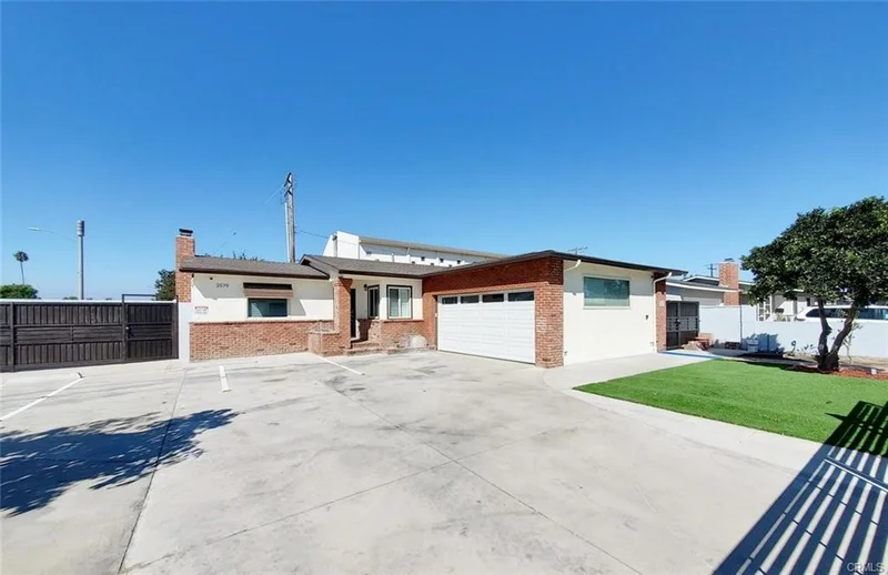 2579 W Rome Avenue, Anaheim, CA 92804