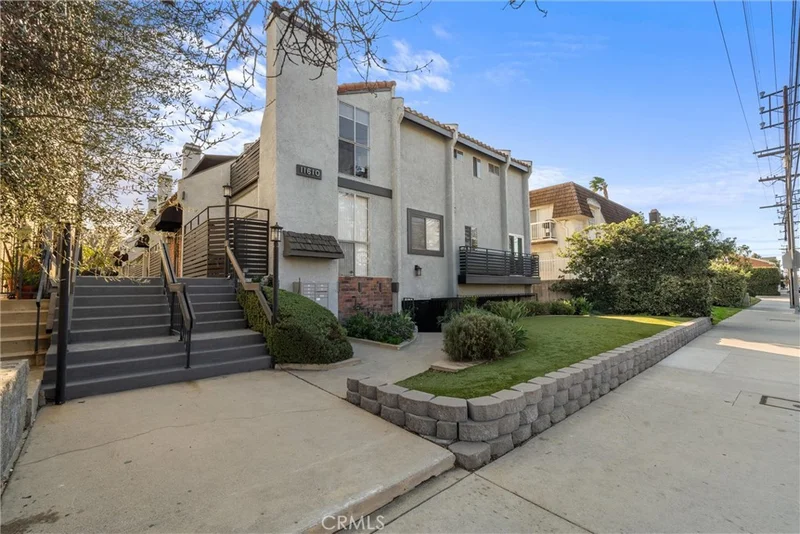 11610 Moorpark Street 1, Studio City, CA 91602