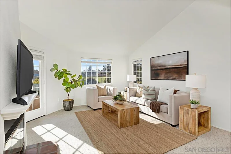2283 Loring St, San Diego, CA 92109