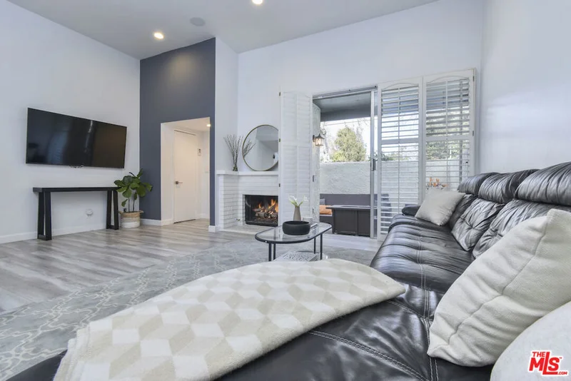 11806 Moorpark Street G, Studio City, CA 91604