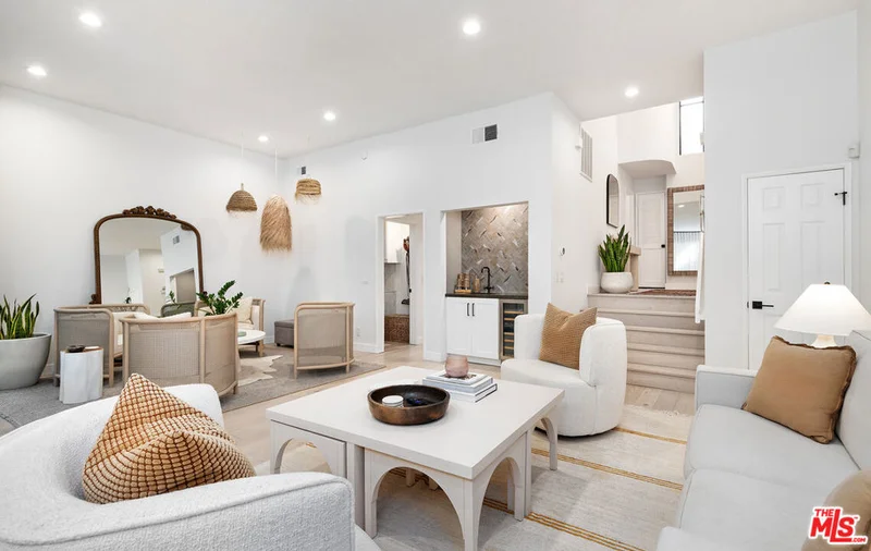 11636 Montana Avenue 106, Los Angeles, CA 90049