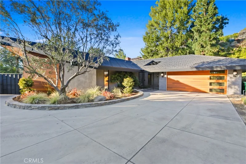 10471 Terrace View, Santa Ana, CA 92705