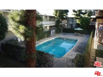 11133 ROSE Avenue 15 photo 2