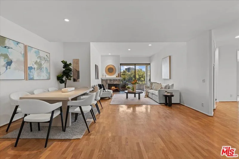 11808 Dorothy Street 202, Los Angeles, CA 90049