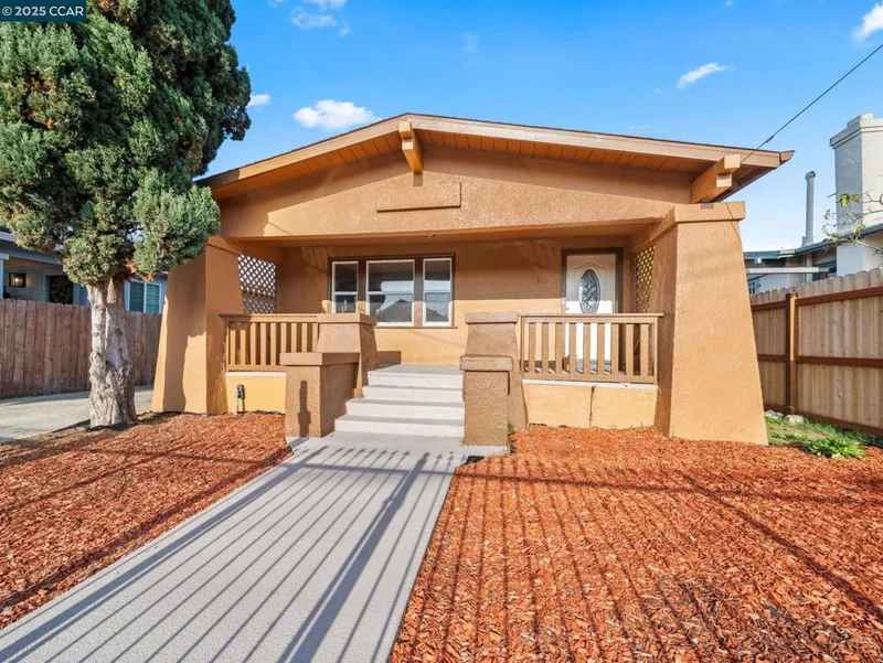 2307 Seminary Ave, Oakland, CA 94605