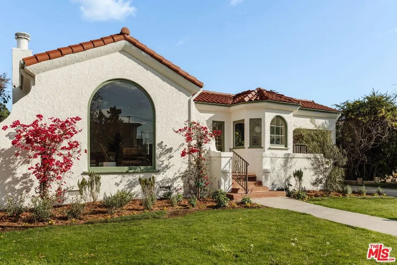 2952 S Bronson Avenue, Los Angeles, CA 90018