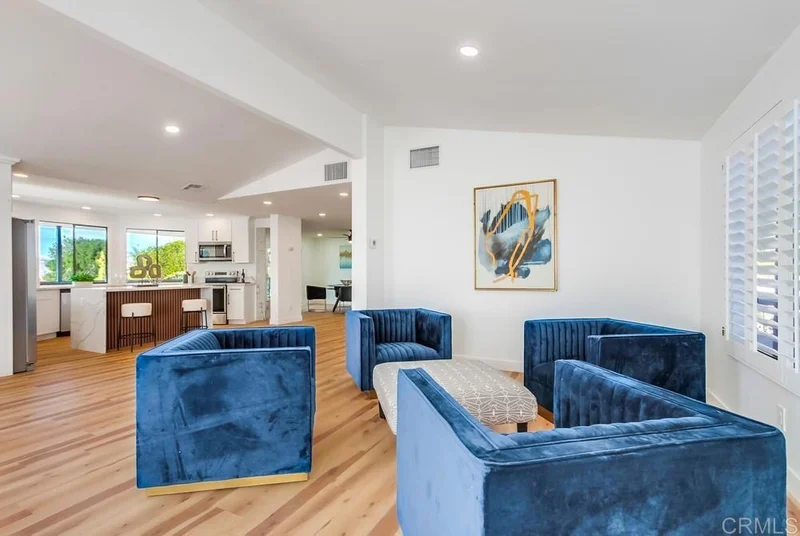 8975 Lawrence Welk Drive 320, Escondido, CA 92026