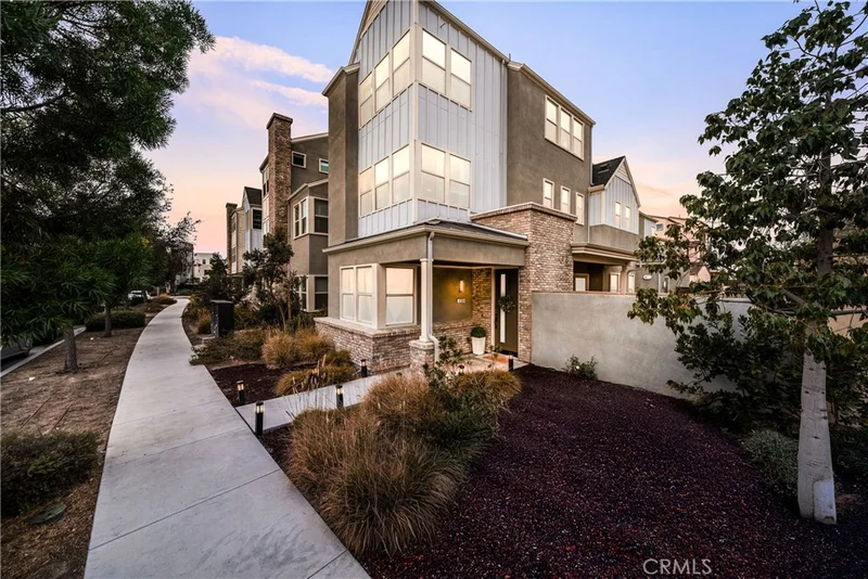 230 Frame, Irvine, CA 92618