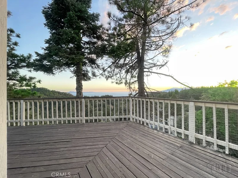 2702 Thule Lane, Running Springs, CA 92382