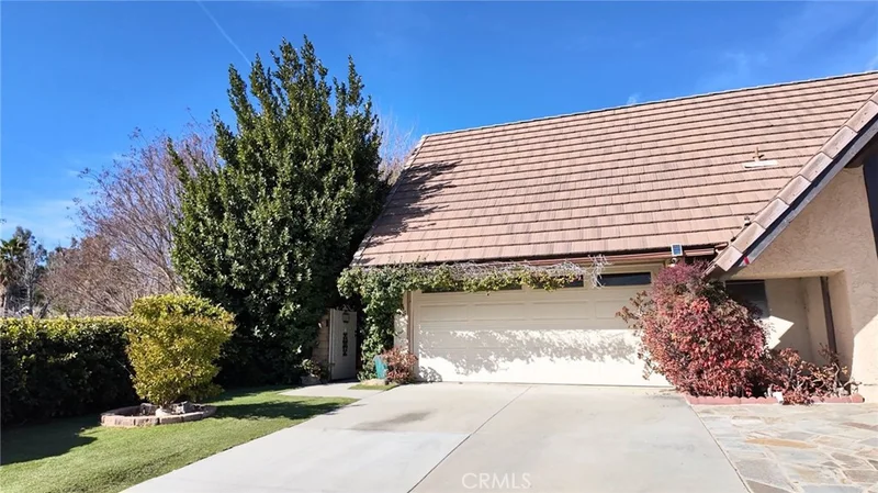 22805 Garzota Drive, Valencia, CA 91354