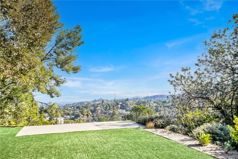 4320 Ellenita Avenue, Tarzana, CA 91356