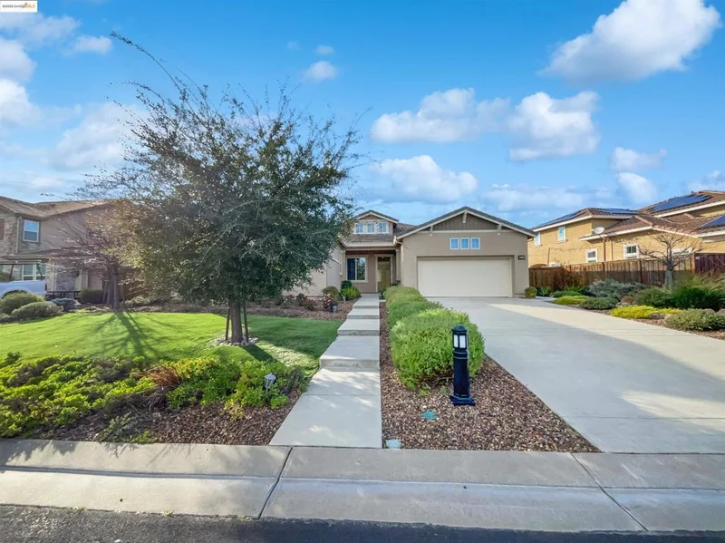 618 Elderberry Loop, Vacaville, CA 95688