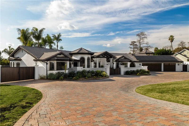 1129 Sugarbush Drive, Vista, CA 92084