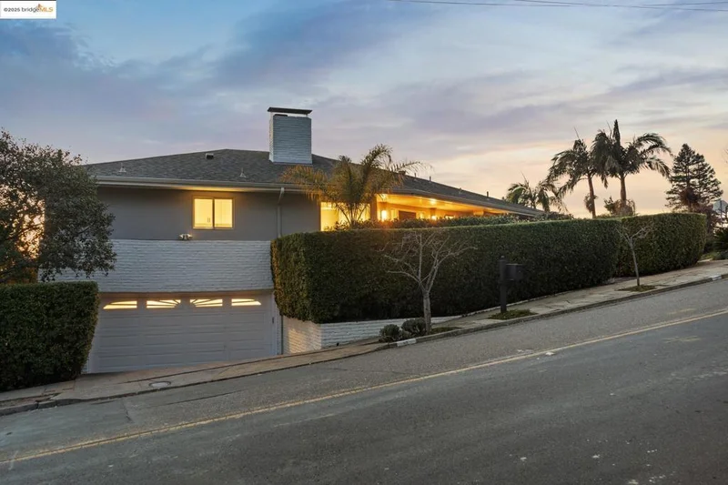 125 Estates Drive, Piedmont, CA 94611-3342