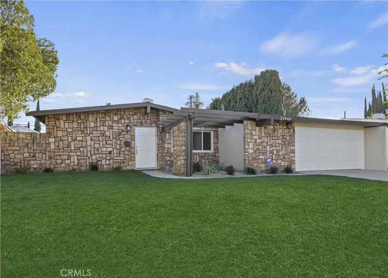 22940 Cantlay Street, West Hills, CA 91307