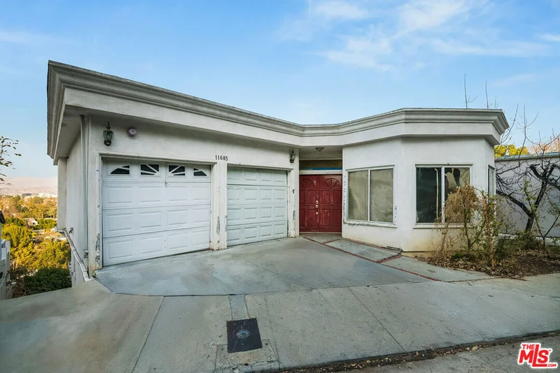 11685 Picturesque Drive, Studio City, CA 91604