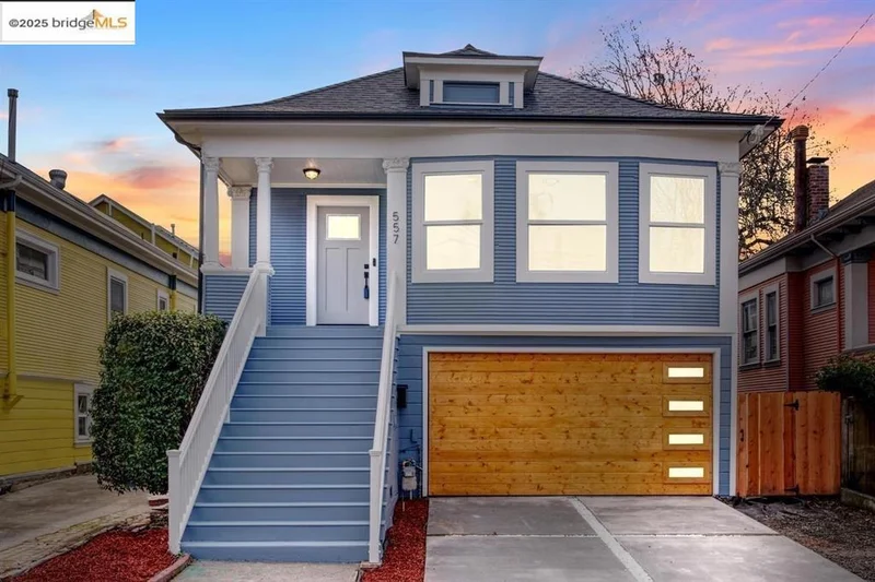 557 63rd St, Oakland, CA 94609
