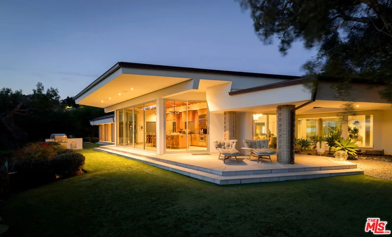 461 Bellagio Terrace, Los Angeles, CA 90049