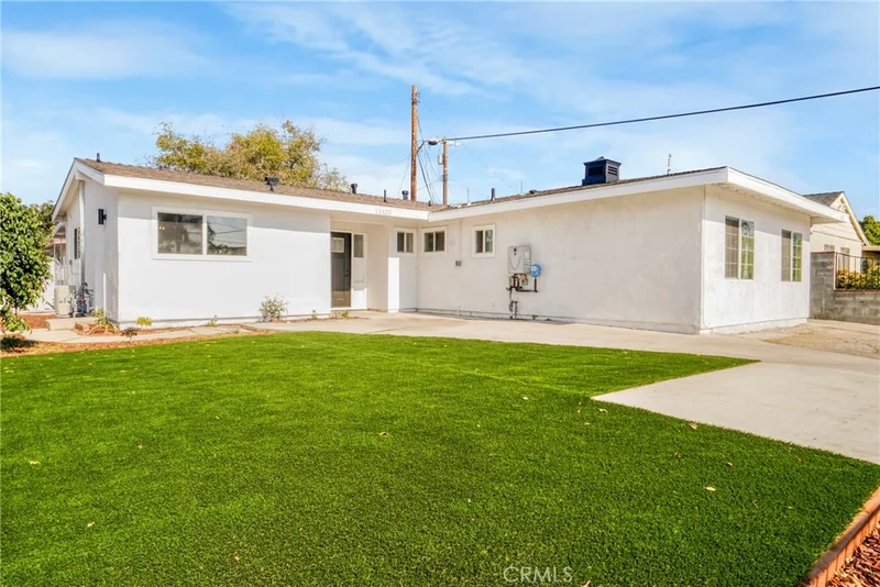 11323 11325 Arminta Street, Sun Valley, CA 91352