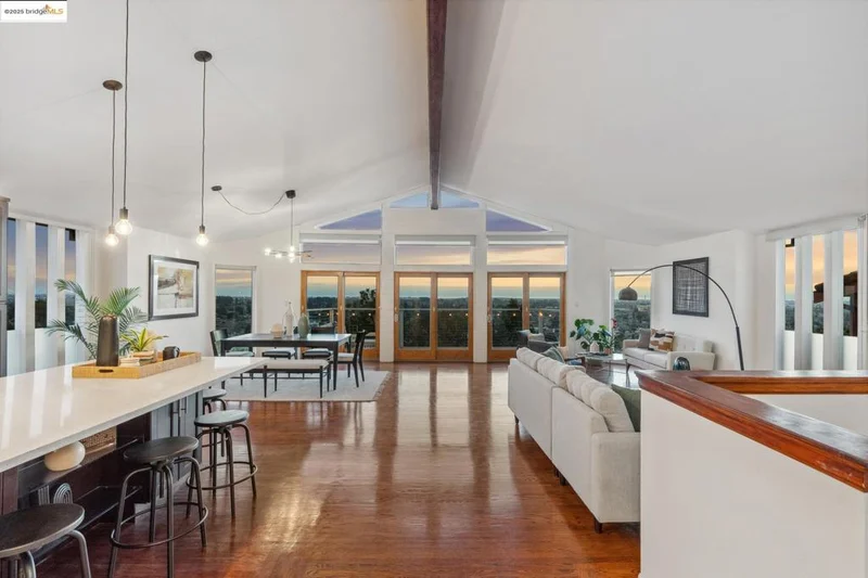 3020 Broadmoor Vw, Oakland, CA 94605