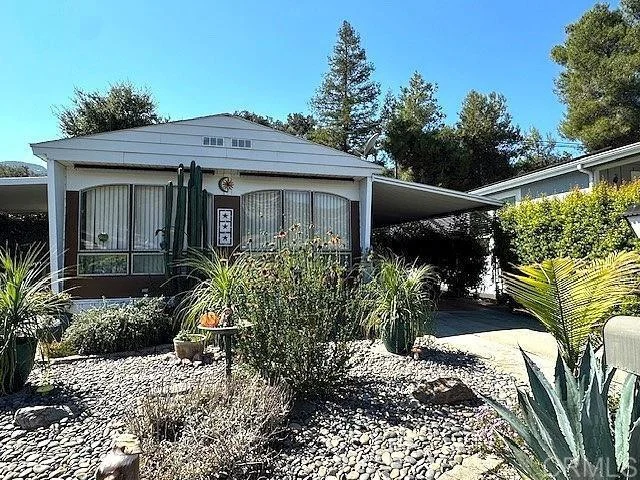8975 Lawrence Welk 33, Escondido, CA 92026