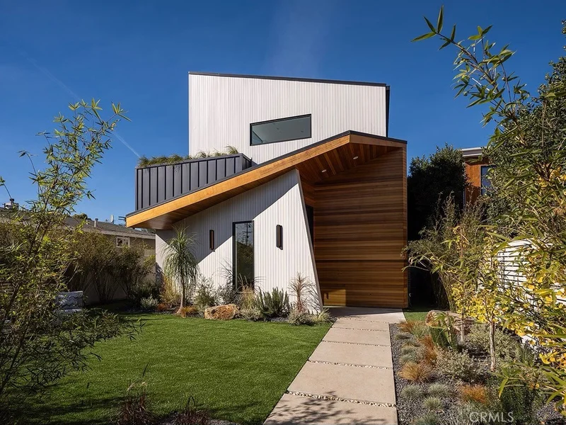 1033 Palms Boulevard, Venice, CA 90291