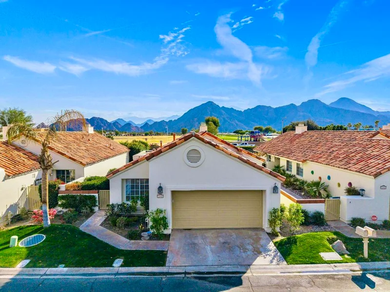 77649 Calle Las Brisas S, Palm Desert, CA 92211