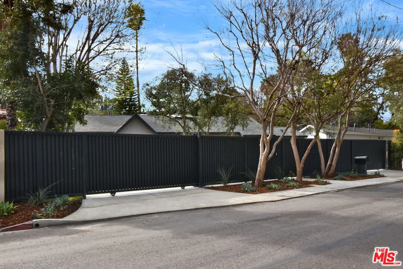 4512 Libbit Avenue, Encino, CA 91436