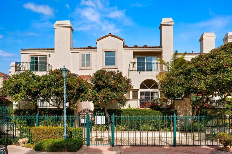 5135 Renaissance Ave B, San Diego, CA 92122