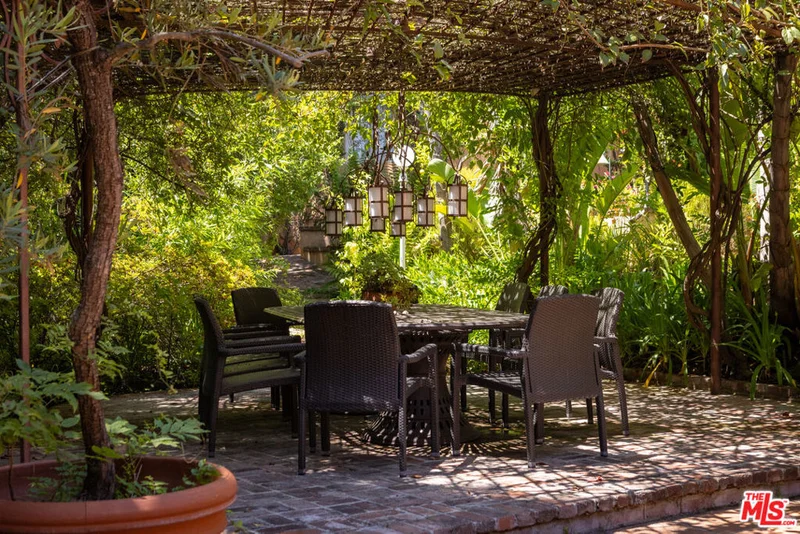 2754 Roscomare Road, Los Angeles, CA 90077