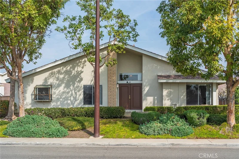 9 Cresthaven 44, Irvine, CA 92604
