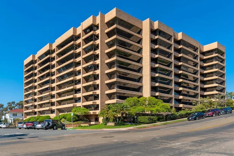 230 W Laurel St 804, San Diego, CA 92101