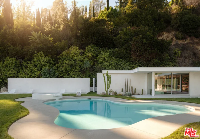 8818 Rising Glen Place, Los Angeles, CA 90069