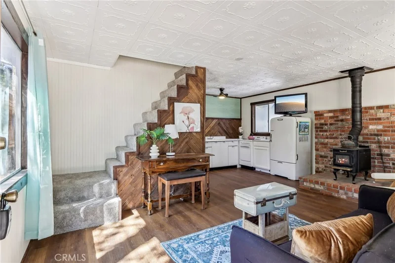 562 Imperial Avenue, Sugarloaf, CA 92386