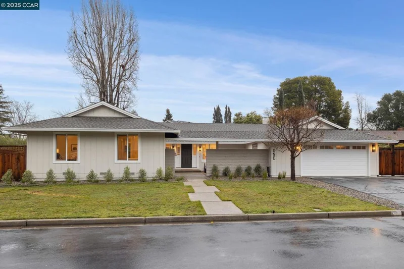 1 Juniper Way, Moraga, CA 94556-1719