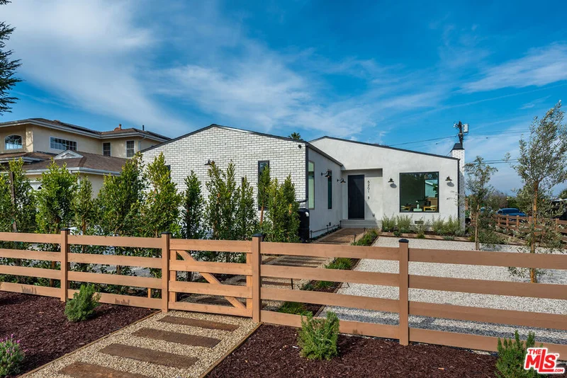 6201 W 78th Street, Los Angeles, CA 90045