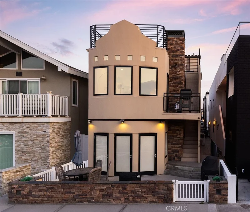 116 30th Street B, Newport Beach, CA 92663