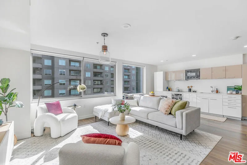 901 S Flower Street 610, Los Angeles, CA 90015