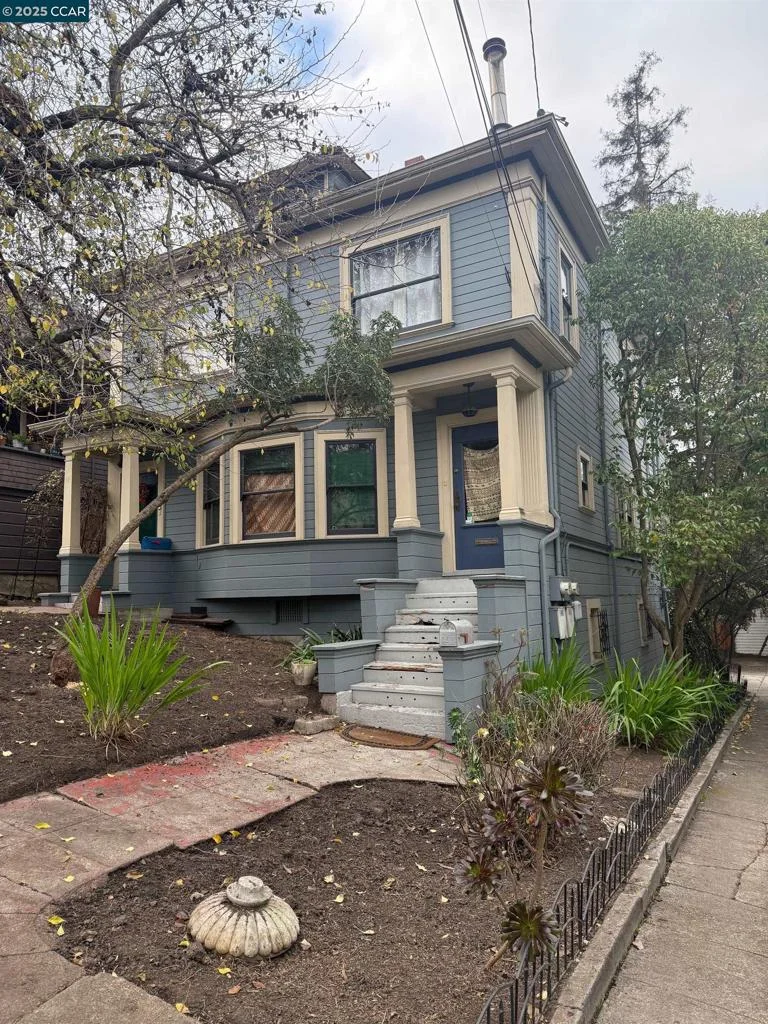87 Yosemite Ave, Oakland, CA 94611