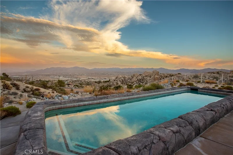 6185 Mirlo Road, Yucca Valley, CA 92284