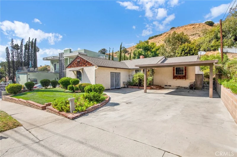 10031 Roscoe Boulevard, Sun Valley, CA 91352