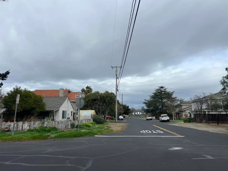 1147 Hazel Ave, Campbell, CA 95008