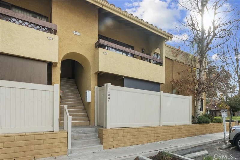 18752 Mandan Street 1007, Canyon Country, CA 91351