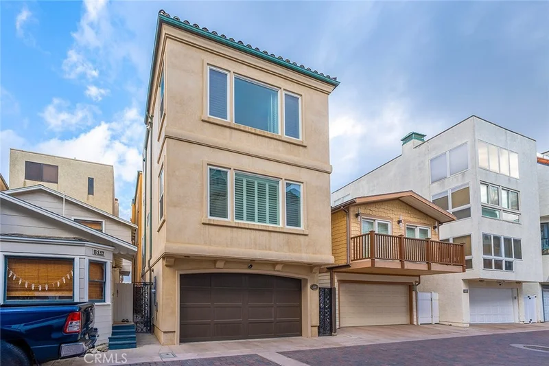 116 B Surfside Avenue, Surfside, CA 90743