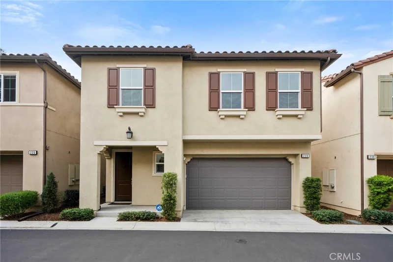 228 W Ridgewood Street, Long Beach, CA 90805