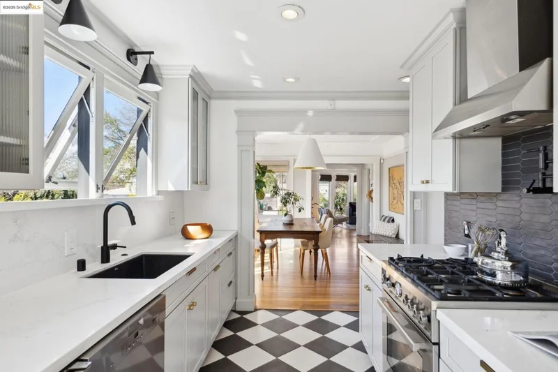 616 Capell St, Oakland, CA 94610