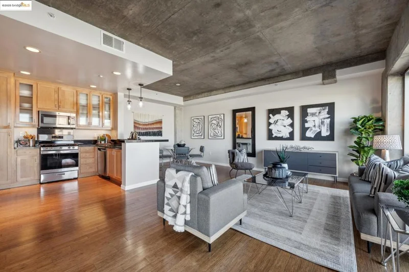 428 Alice St 422, Oakland, CA 94607